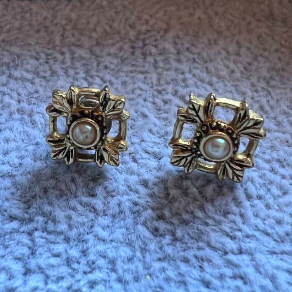 Vintage square faux pearl earrings